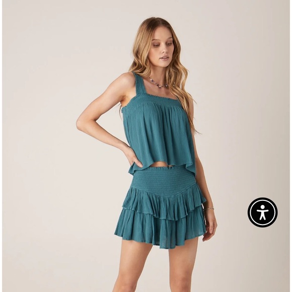 🍒 NWOT 🍒 SKORT ONLY smocked high waist and ruffle detail - teal - Picture 2 of 6